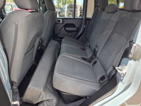 Used 2024 Jeep Gladiator Sport AWD/4WD image 7