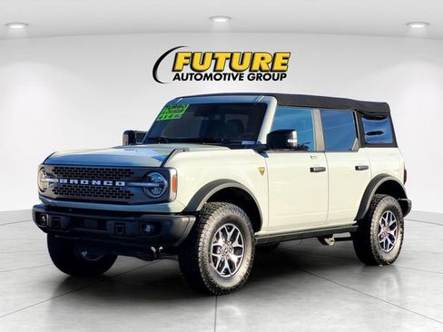 Certified 2023 Ford Bronco Badlands image 8