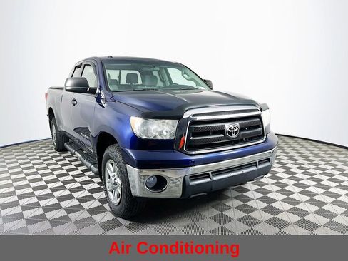 Used 2013 Toyota Tundra 4x4 Double Cab w/ Tow Pkg image 2