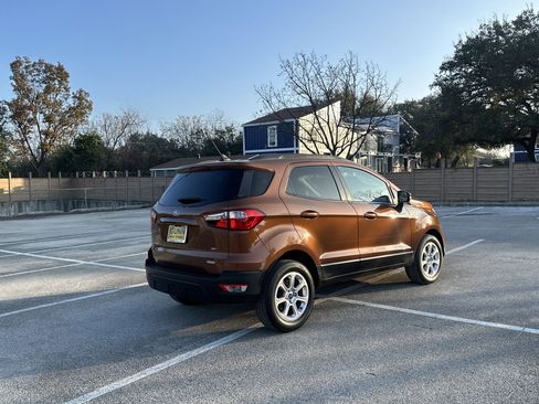Used 2020 Ford EcoSport SE image 3