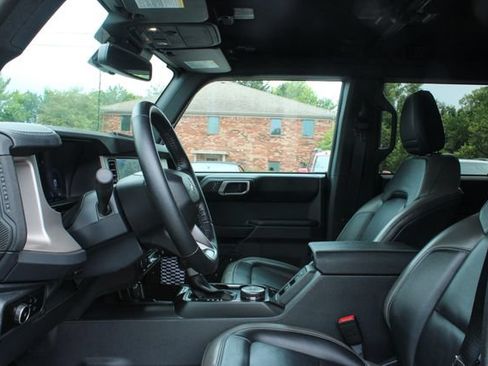 Used 2025 Ford Bronco Outer Banks AWD/4WD image 11