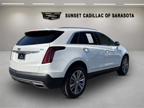 Certified 2025 Cadillac XT5 Premium Luxury AWD/4WD image 3