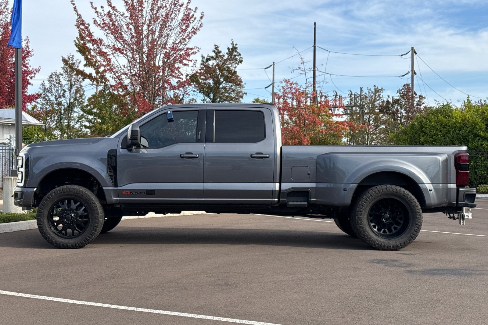 Used 2023 Ford F350 Lariat w/ Lariat Ultimate Package AWD/4WD image 7