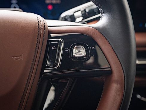 Used 2025 Lincoln Aviator Reserve w/ Equipment Group 201A image 28