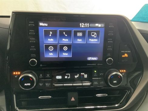 Used 2022 Toyota Highlander XLE image 30