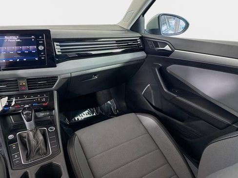 Used 2025 Volkswagen Jetta SE image 25