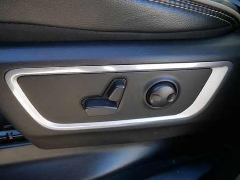 Used 2022 RAM 1500 Laramie AWD/4WD image 24