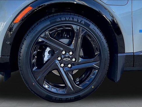 Used 2024 Chevrolet Equinox EV RS image 33