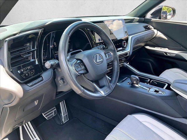 Used 2025 Lexus TX 500h AWD w/ Technology Package image 14