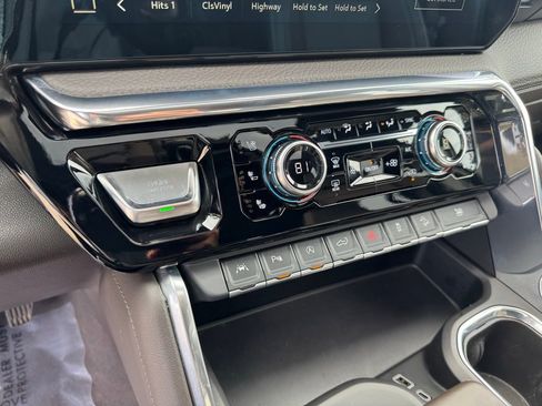 Used 2023 GMC Sierra 1500 Denali w/ Denali Reserve Package image 27