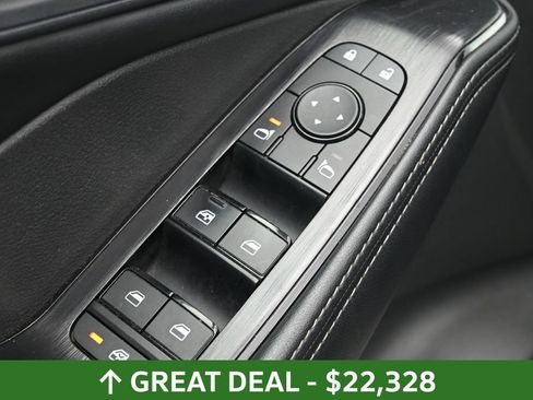 Used 2025 Nissan Rogue SV FWD image 17