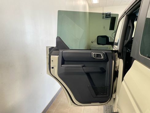 New 2026 Ford Bronco Outer Banks w/ Sasquatch Package AWD/4WD image 15