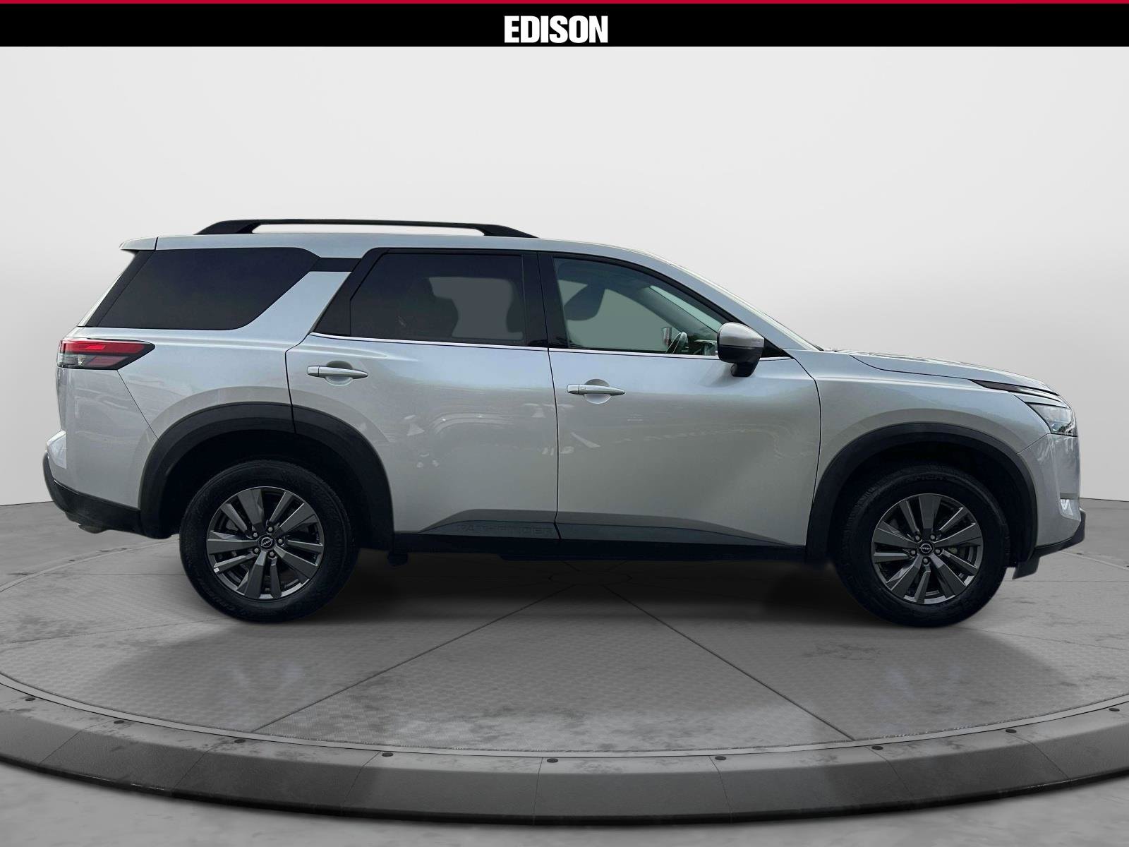 Used 2025 Nissan Pathfinder SV AWD/4WD image 3