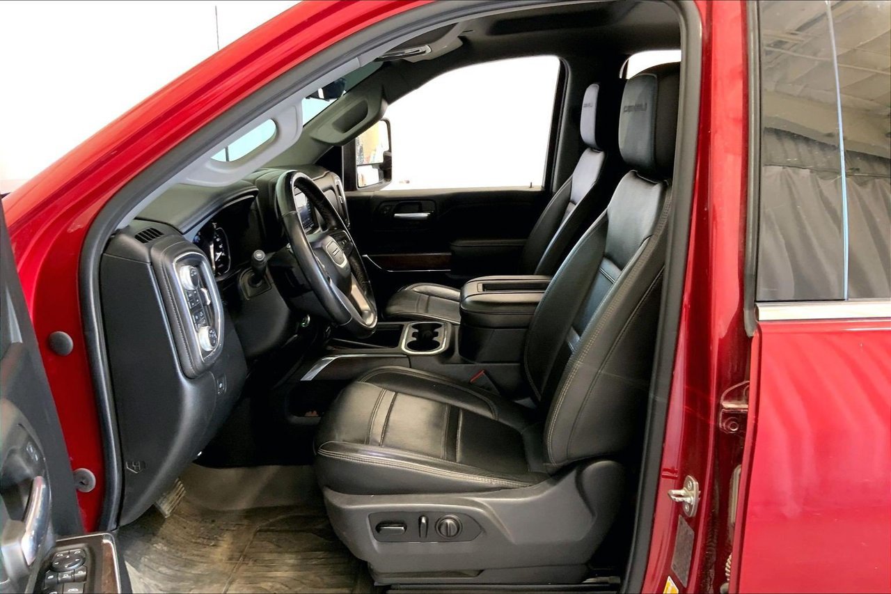 Used 2020 GMC Sierra 3500 Denali w/ Technology Package AWD/4WD image 15