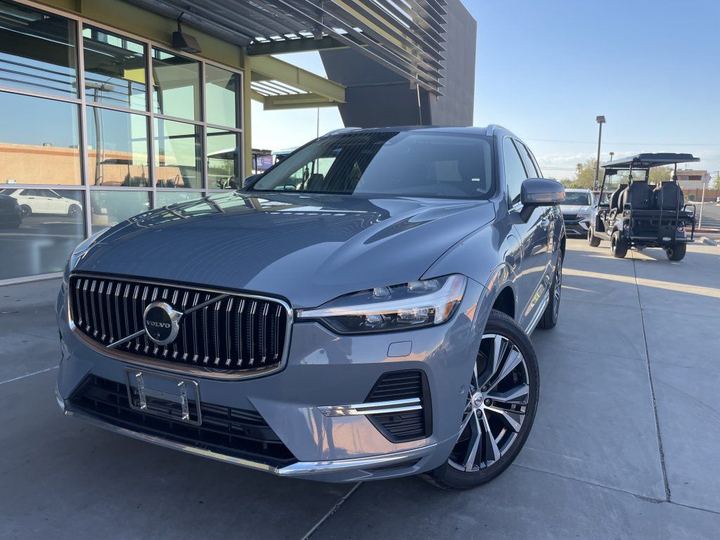 Used 2022 Volvo XC60 T8 Inscription Expression w/ Advanced Package AWD/4WD image 2
