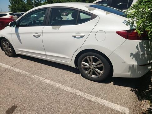 Used 2017 Hyundai Elantra SE w/ SE A/T Tech Package 03 FWD image 9