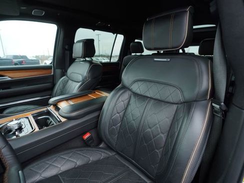 Used 2024 Jeep Grand Wagoneer L Series III image 40