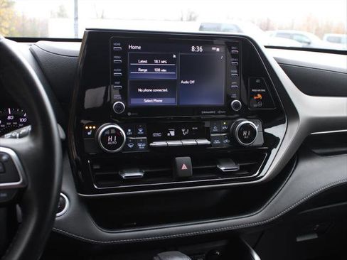 Certified 2021 Toyota Highlander XLE image 12