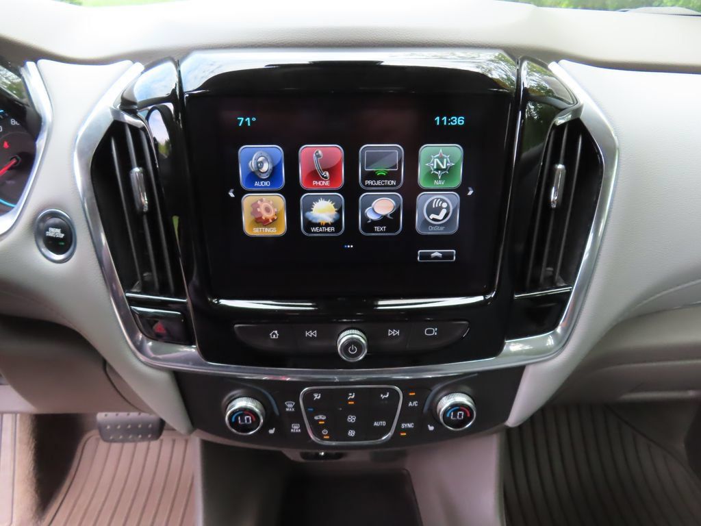 Used 2019 Chevrolet Traverse LT w/ LT Premium Package AWD/4WD image 20