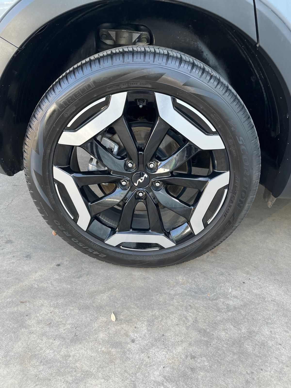 Used 2024 Kia Telluride EX w/ EX Captain's Chair Package AWD/4WD image 27
