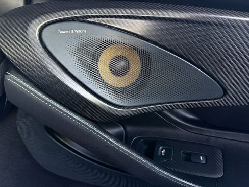 Used 2018 McLaren 570S Spider image 39