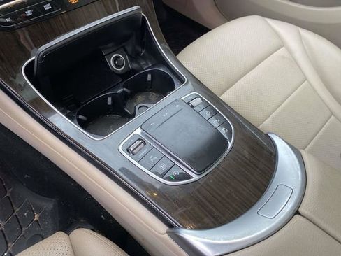 Used 2021 Mercedes-Benz GLC 300 image 18