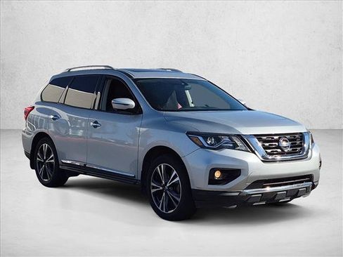 Used 2017 Nissan Pathfinder Platinum w/ Cargo Package FWD image 3