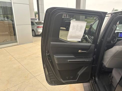 Used 2024 Toyota Tacoma TRD Off-Road AWD/4WD image 28