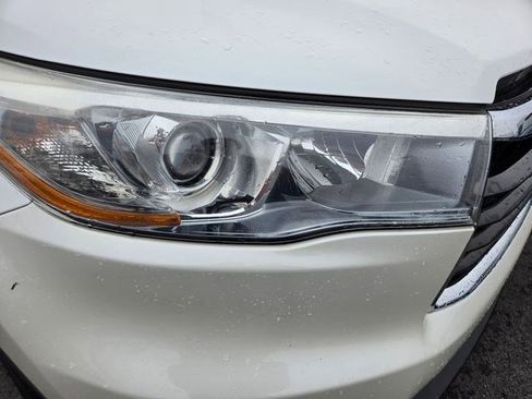 Used 2016 Toyota Highlander Limited Platinum image 19