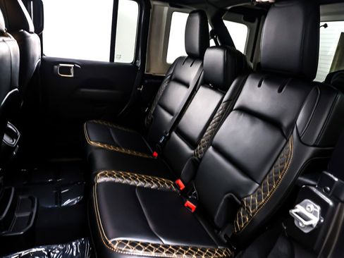 Used 2021 Jeep Wrangler Unlimited Sahara image 8