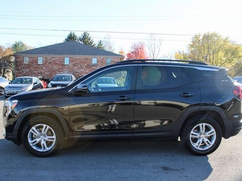 Used 2023 GMC Terrain SLE w/ Driver Convenience Package image 5