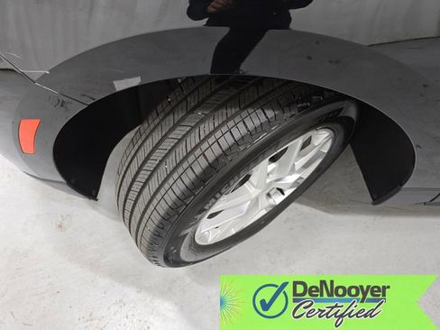 Used 2022 Chevrolet Equinox LT w/ LPO, Floor Liner Package image 30