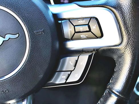 Used 2016 Ford Mustang Coupe image 13