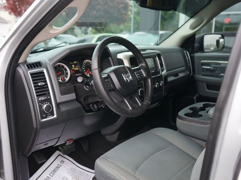 Used 2016 RAM 1500 Classic SLT AWD/4WD image 12