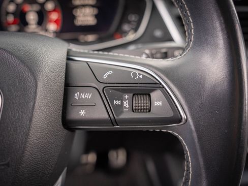 Used 2018 Audi SQ5 Premium Plus w/ Navigation Package image 17