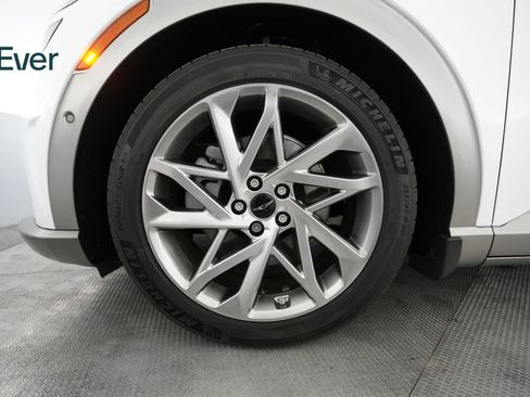 Used 2023 Genesis GV60 Advanced image 19