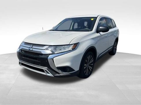 Used 2020 Mitsubishi Outlander ES FWD image 3