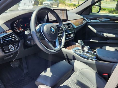 Used 2023 BMW 530i xDrive w/ Convenience Package AWD/4WD image 8