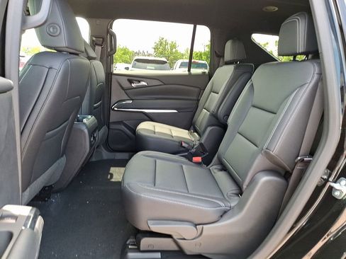 New 2025 Chevrolet Traverse LT image 34