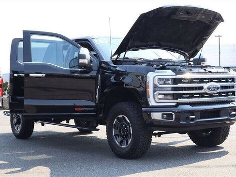 Used 2024 Ford F350 Platinum w/ Tremor Off-Road Package AWD/4WD image 43