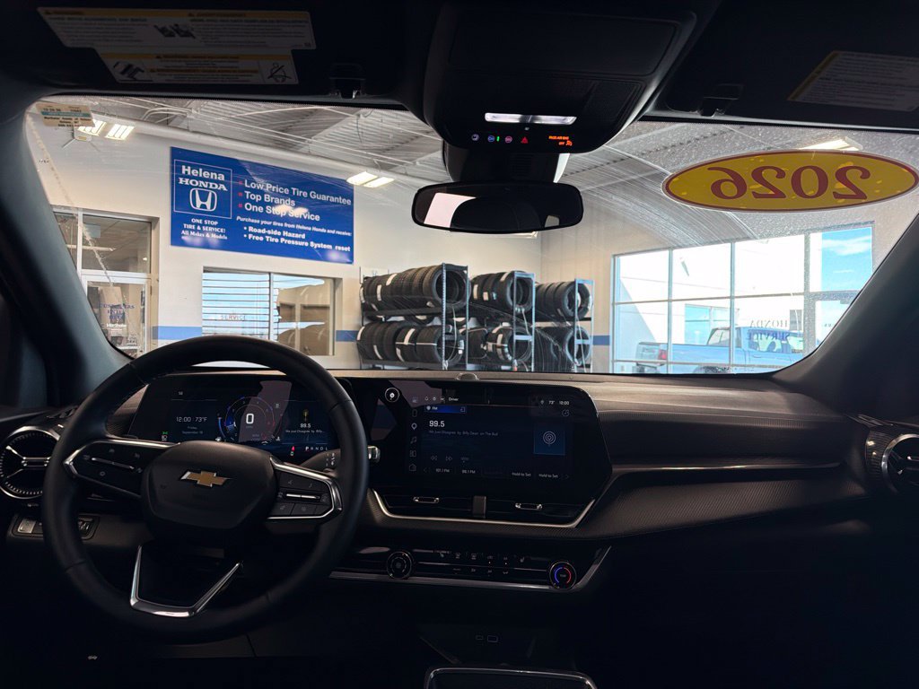 Used 2026 Chevrolet Equinox LT AWD/4WD image 3
