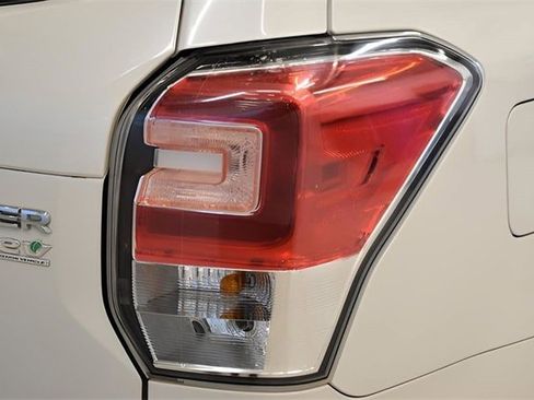 Used 2017 Subaru Forester 2.5i Premium w/ All-Weather Package image 12