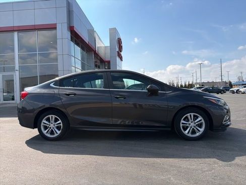 Used 2016 Chevrolet Cruze LT w/ Convenience Package image 8