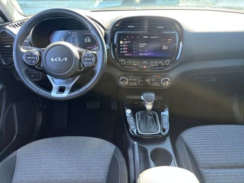 Used 2023 Kia Soul EX image 7