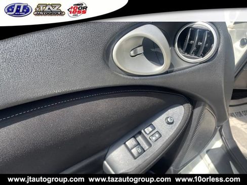 Used 2013 Nissan 370Z Roadster RWD image 10