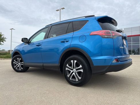 Used 2016 Toyota RAV4 LE AWD/4WD image 5