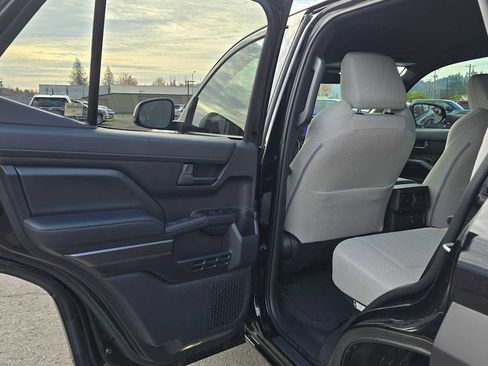 Certified 2025 Toyota 4Runner SR5 image 19