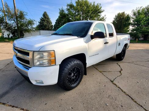 Used 2007 Chevrolet Silverado 1500 LT image 3
