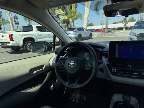 Used 2023 Toyota Corolla LE w/ LE Convenience Package FWD image 20