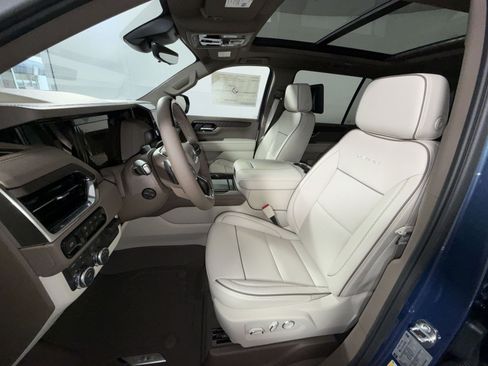 New 2026 GMC Yukon XL Denali w/ Denali Reserve Package AWD/4WD image 13